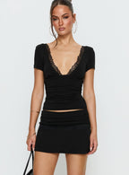 Women's Amia Lace Mini Skirt Black | Lace mini skirt in mid-rise 1