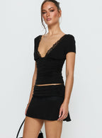 Women's Amia Lace Mini Skirt Black | Lace mini skirt in mid-rise 3
