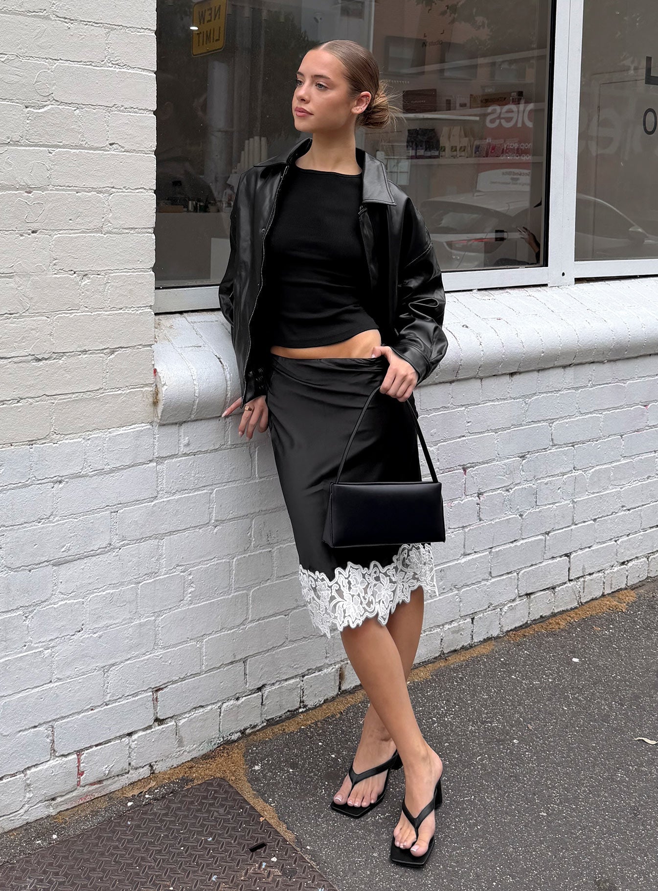 Women's Anchored Midi Skirt Noir | Midi skirt in satin fabric with lace-trim detail 0