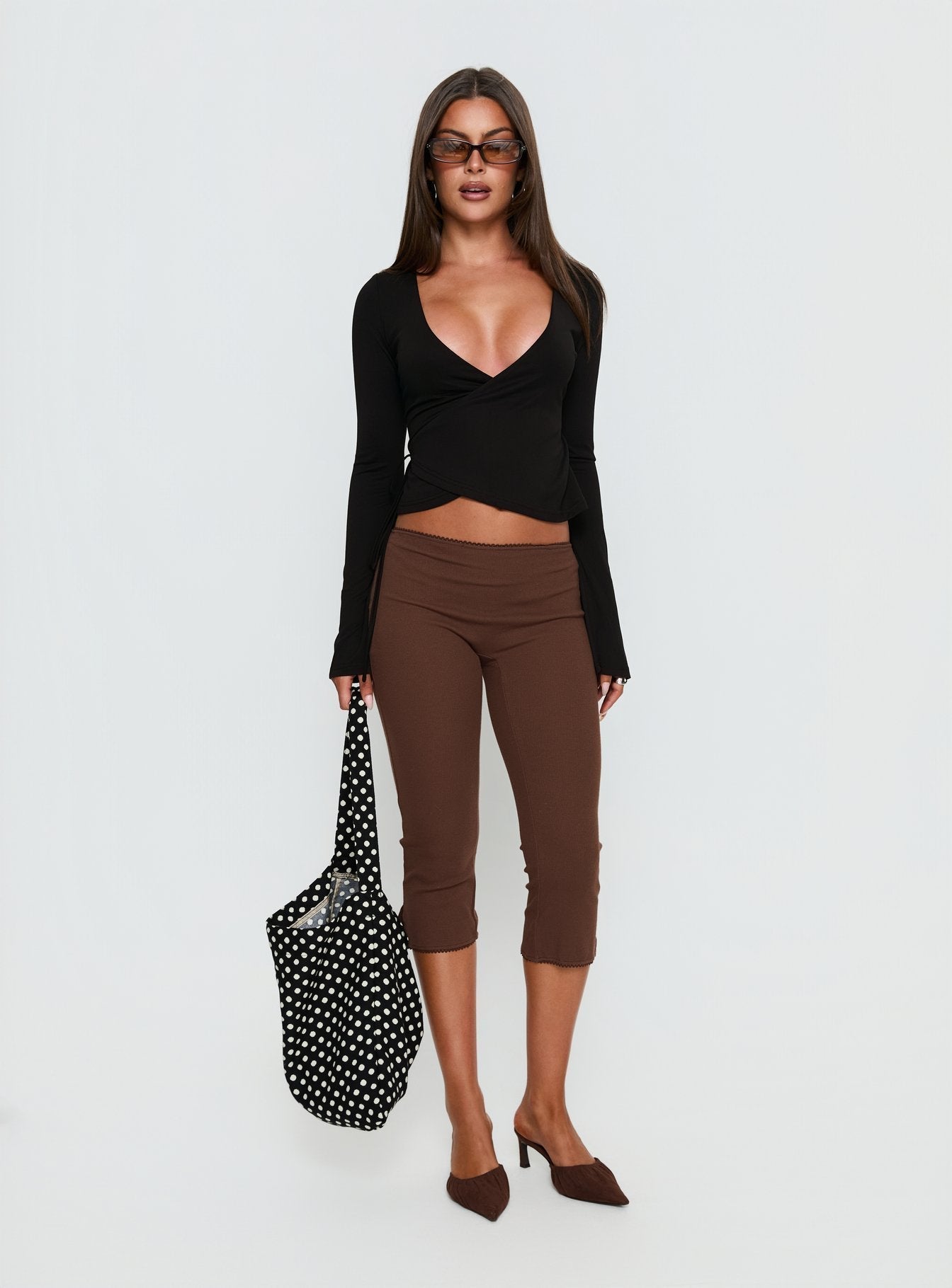 Women's Baseline Rib Capri Pants Chocolate | Pants in ribbed detail & capri-style fit 2
