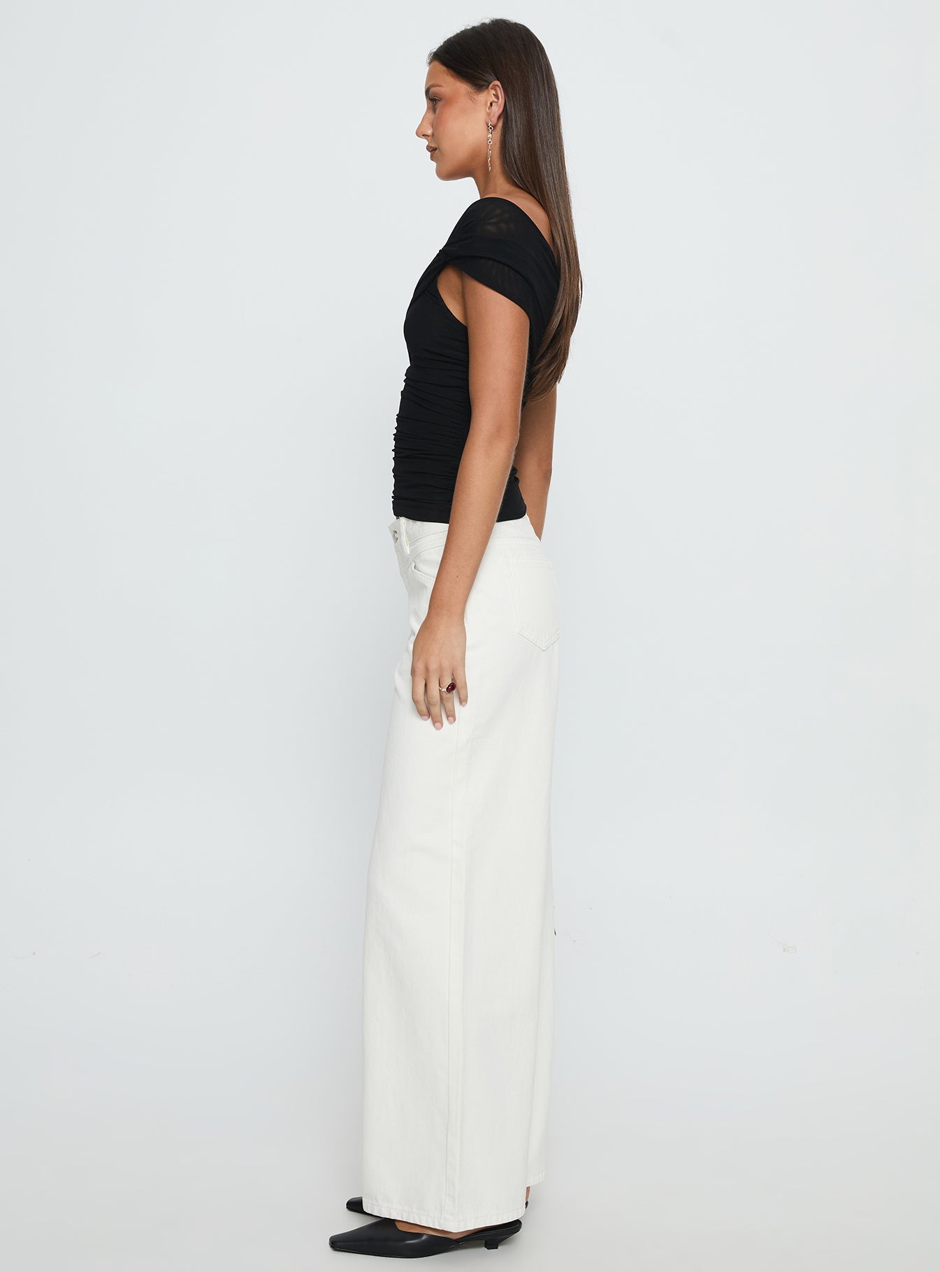 Women's Catiana Low Rise Wide Leg Jeans White | Denim jeans in a low-rise fit with a wide leg cut 3
