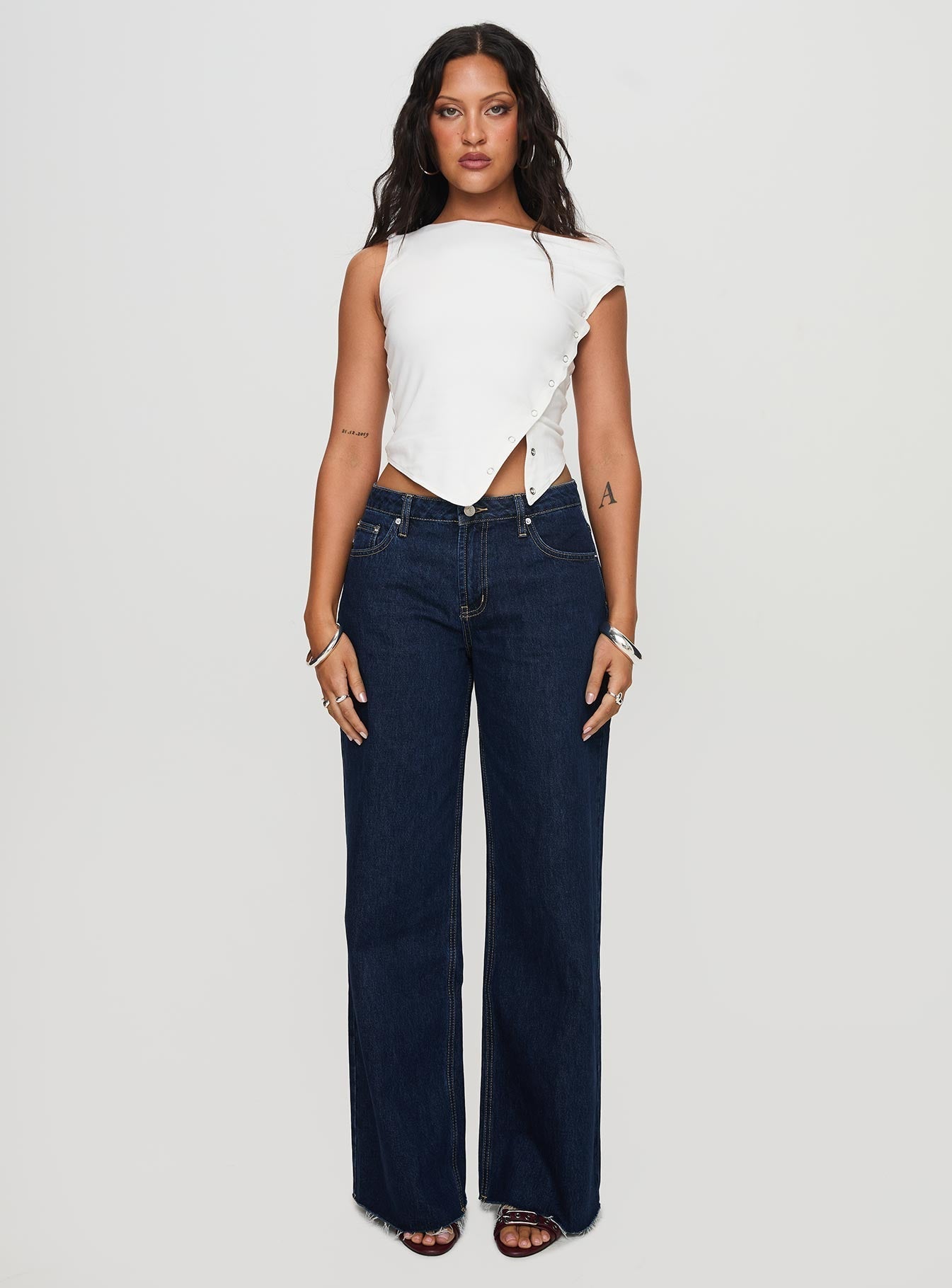 Women's Darla Low Rise Straight Leg Jean Dark Blue Wash Petite | Princess Polly Petite 5
