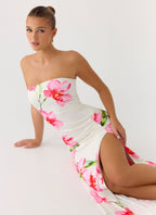 Elegant Collection | White Maxi Dress with Strapless Design & Front Slit for Effortless Style 5
