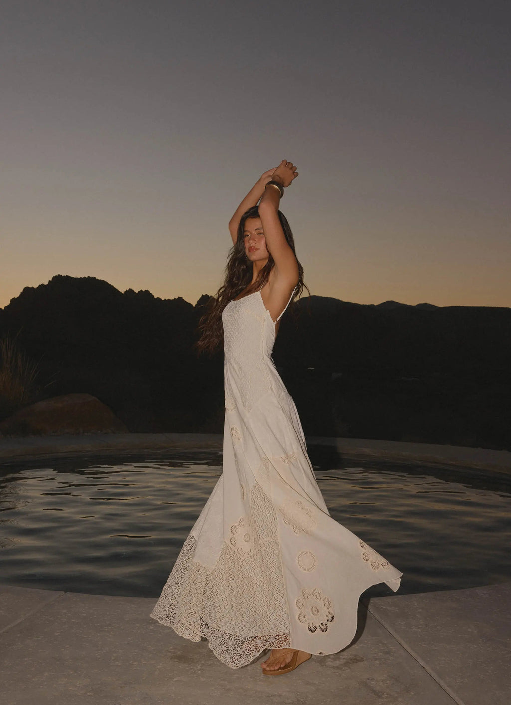 Women's Elegant Maxi Dress | Spliced Cotton Design with Thin Straps | Perfect for Day to Night Wear - Women's | Maxi len 1