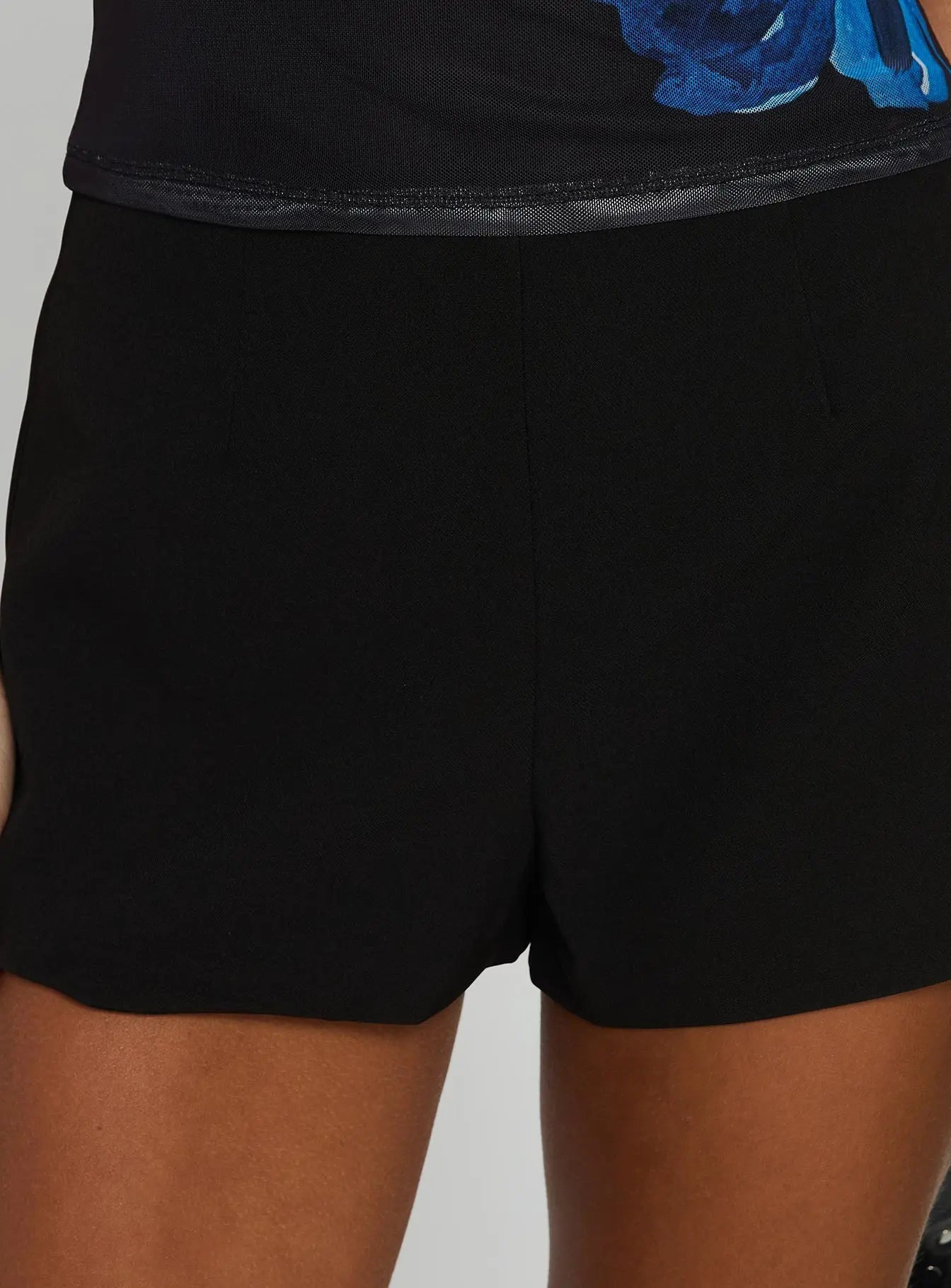 Women's Film Noir Tailored Shorts Black 5
