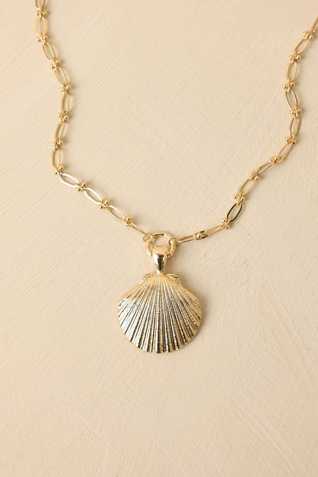 Women's Golden Tide Gold Shell Pendant Necklace | This Necklace Measures: 21.75” Unclasped 2