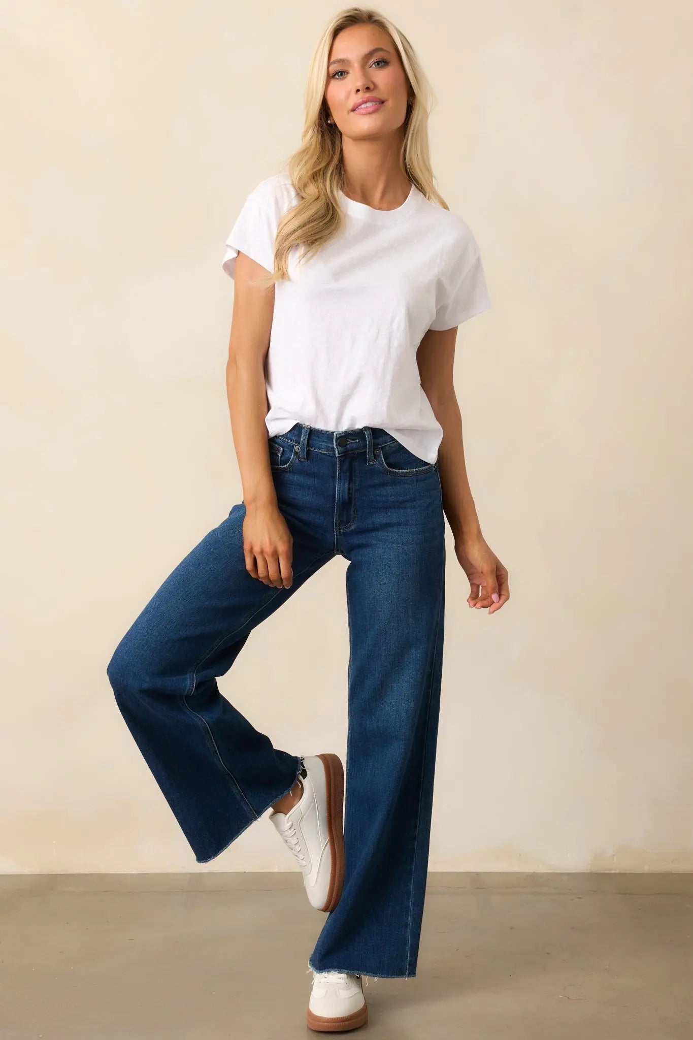 Women's In The Countryside Dark Wash Straight Leg Jeans | 95% Cotton 5