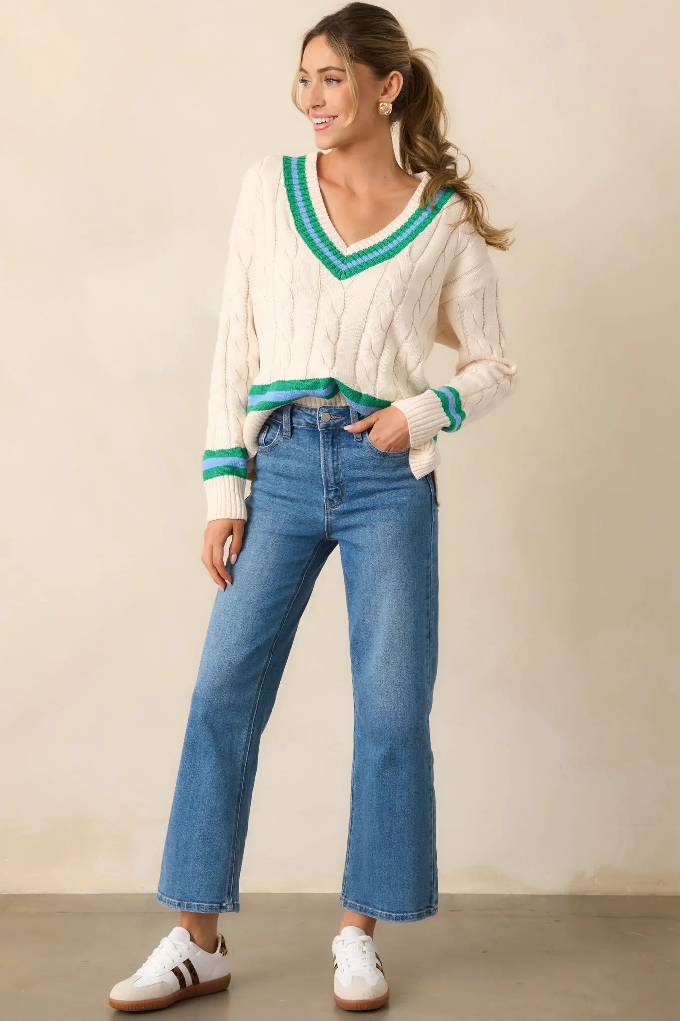 Women's Into The Clouds Medium Wash Cropped Wide Leg Jeans | 96% Cotton 4