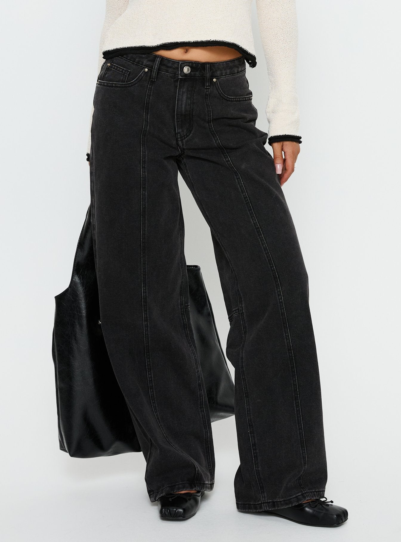 Women's Lando Low Rise Straight Leg Jeans Washed Black | Denim jeans with a low-rise fit & straight-leg cut 1