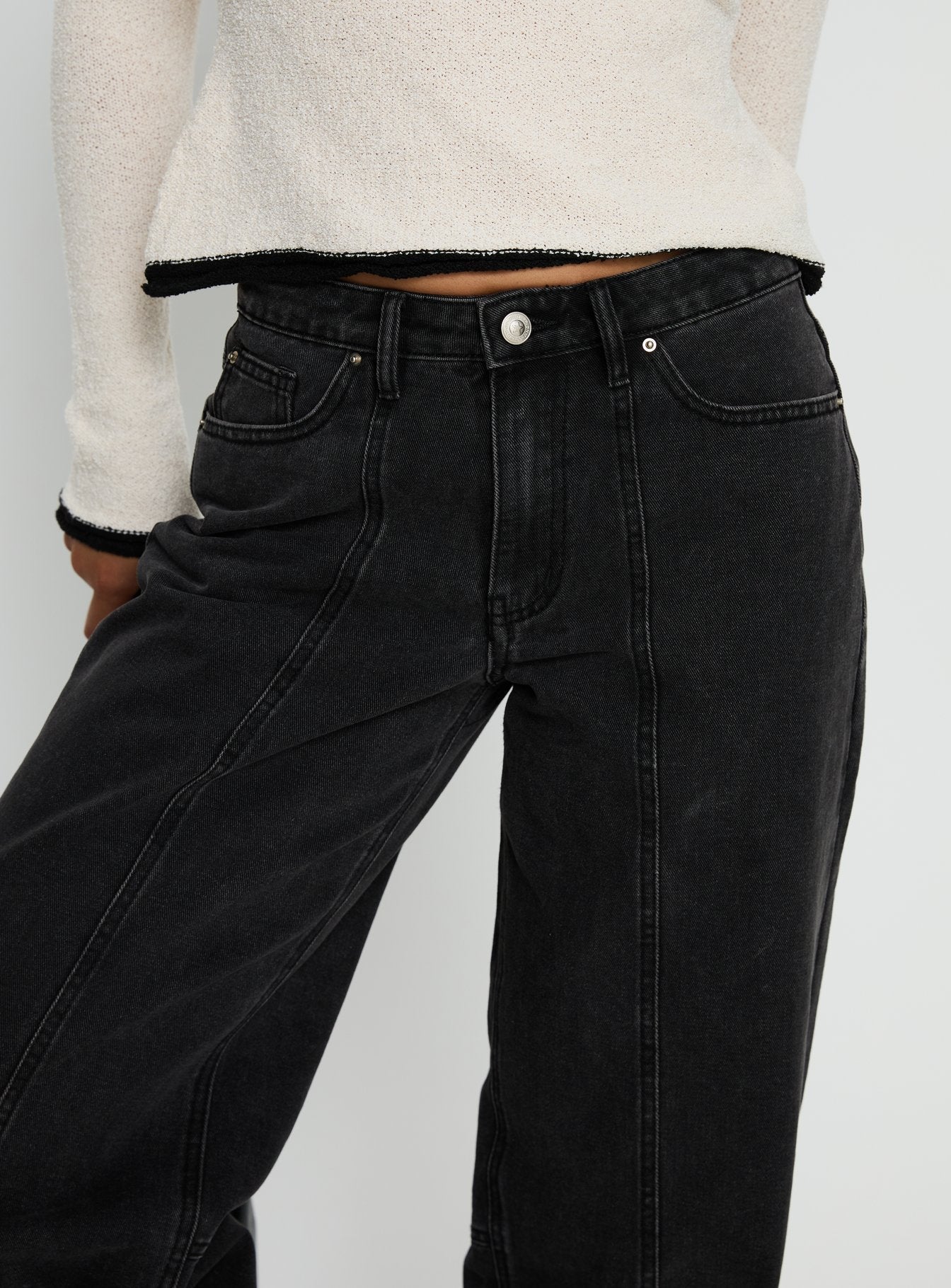 Women's Lando Low Rise Straight Leg Jeans Washed Black | Denim jeans with a low-rise fit & straight-leg cut 6
