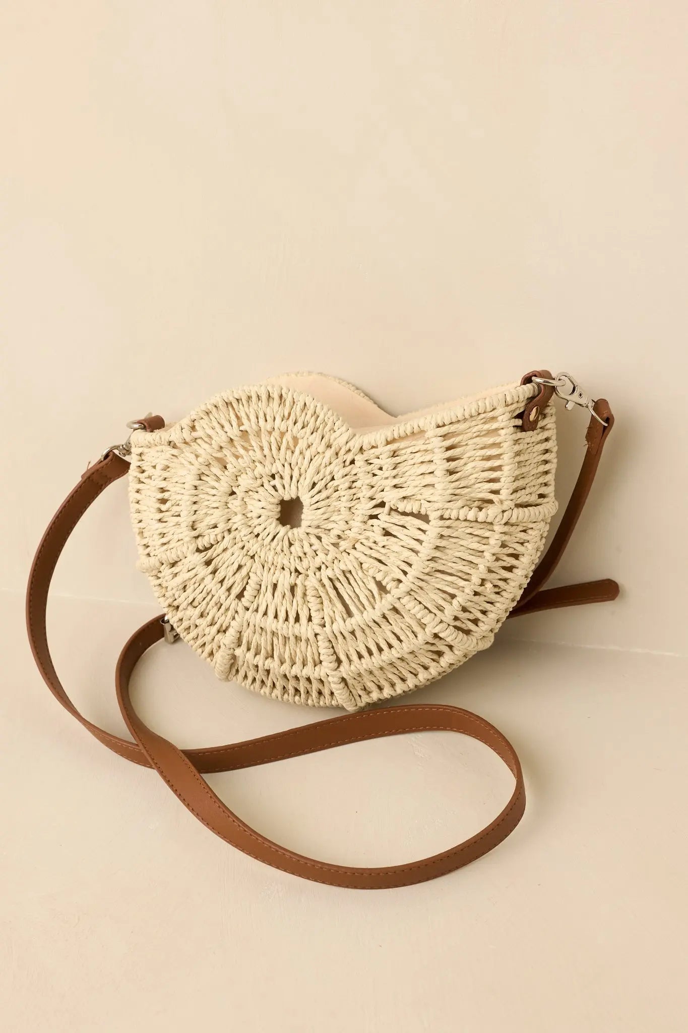 Women's Living on the Curve Ivory Natural Woven Nautilus Crossbody | This Bag Measures 9" in Length 2