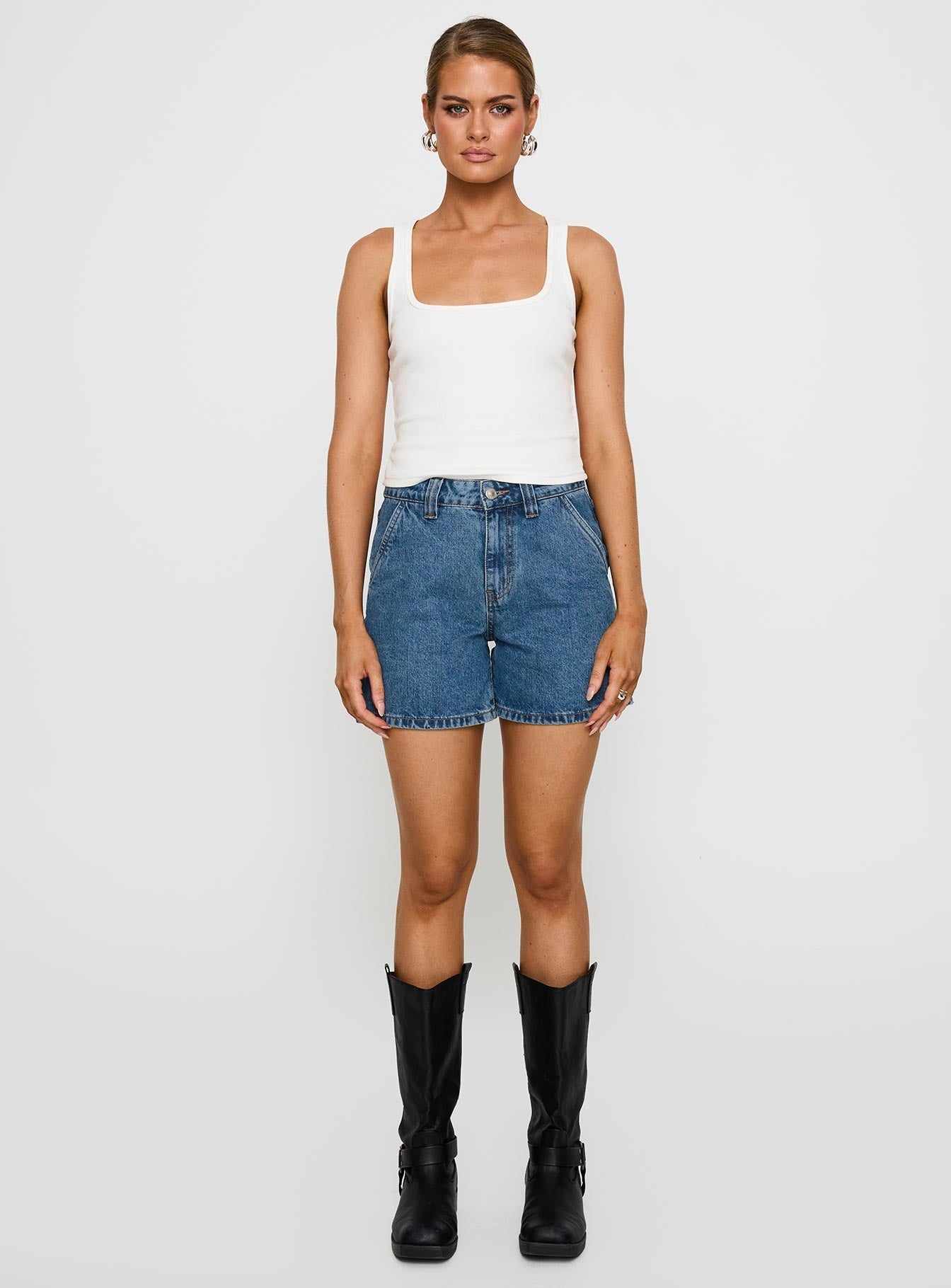Women's Lou Carpenter Denim Shorts Mid Wash 6
