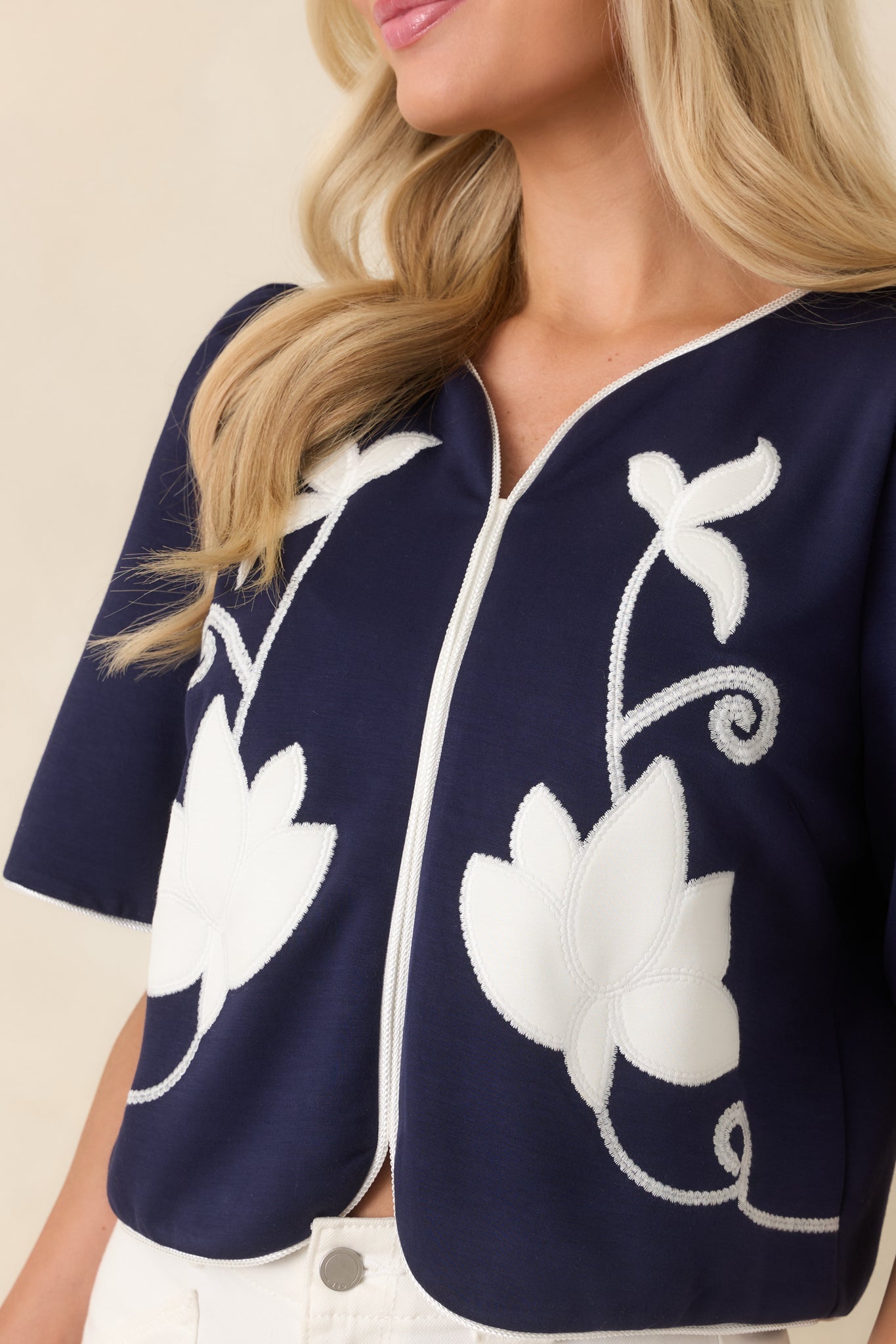 Women's Midnight Magnolia Navy Floral Appliqué Puff Sleeve Top | 50% Cotton 2