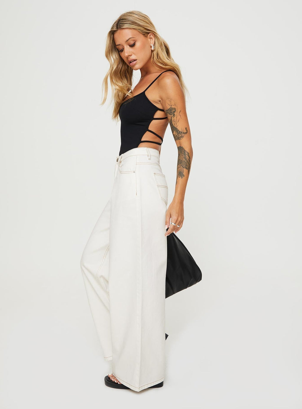 Women's Naylor Mid Rise Wide Leg Jeans Cream Tall | Princess Polly Tall 3
