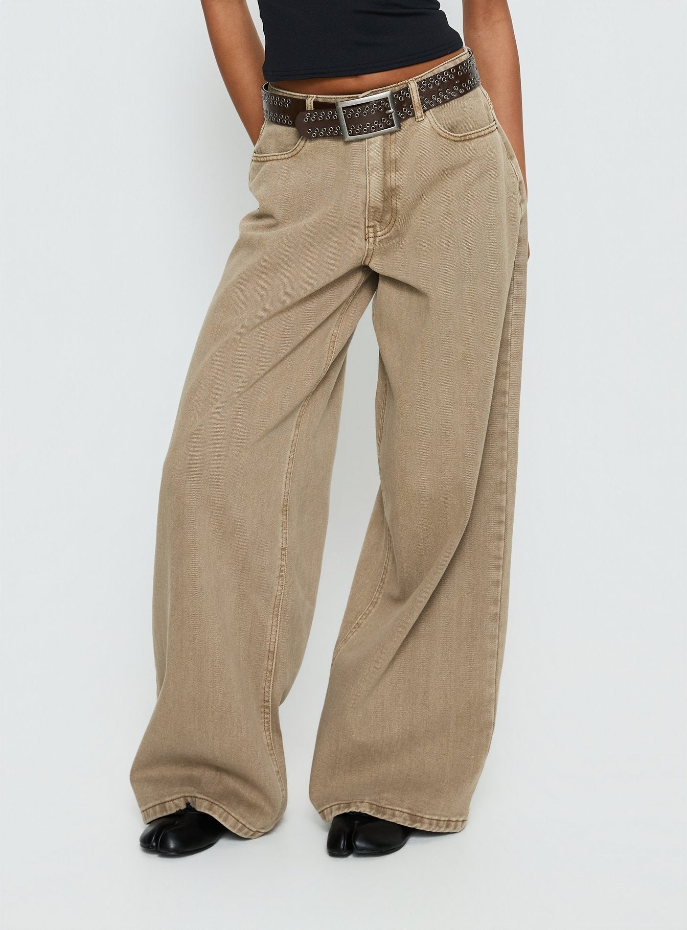 Women's Naylor Mid Rise Wide Leg Jeans Light Brown Wash | Denim jeans with a mid-rise fit & wide-leg cut 1