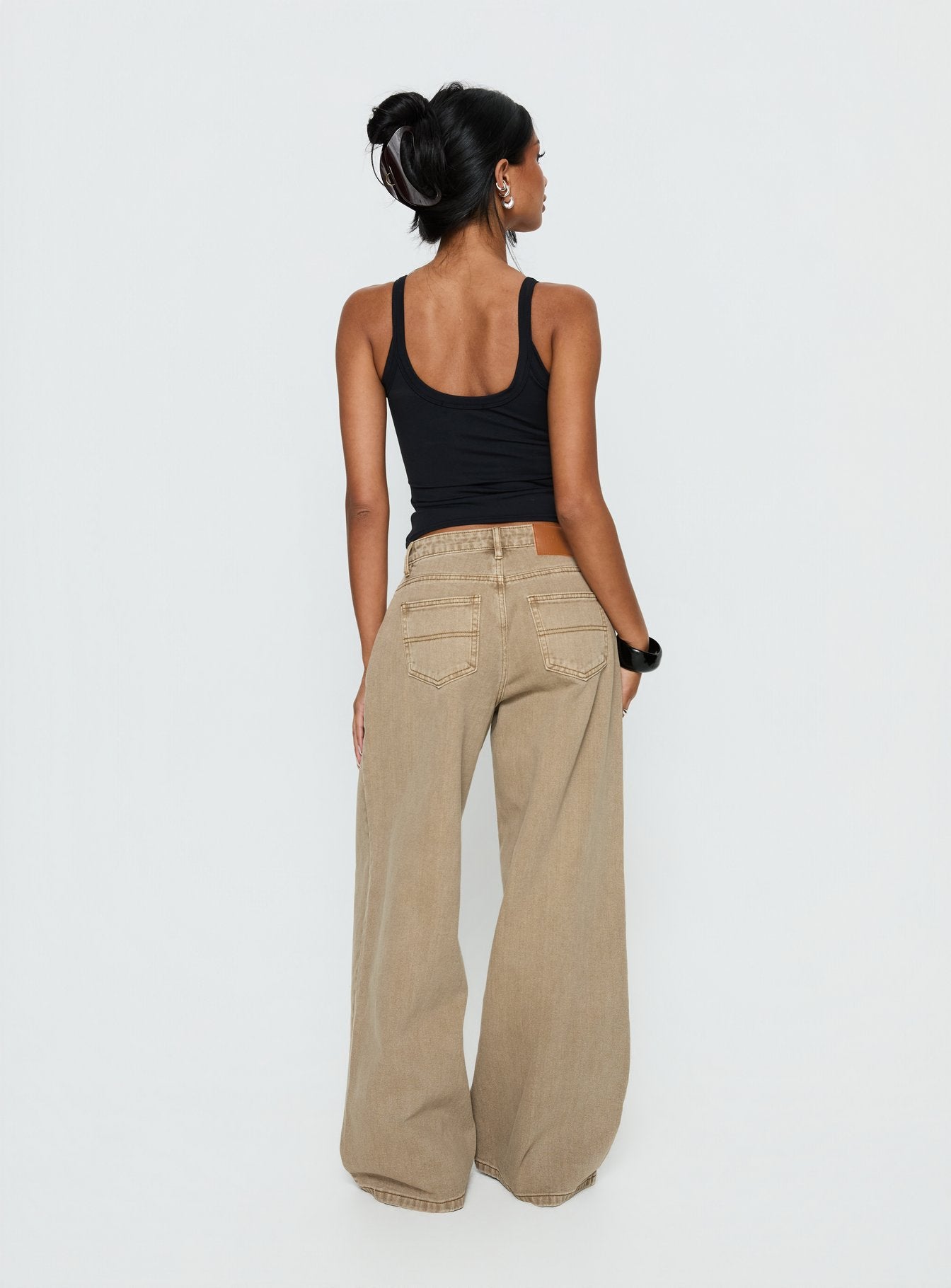 Women's Naylor Mid Rise Wide Leg Jeans Light Brown Wash | Denim jeans with a mid-rise fit & wide-leg cut 4