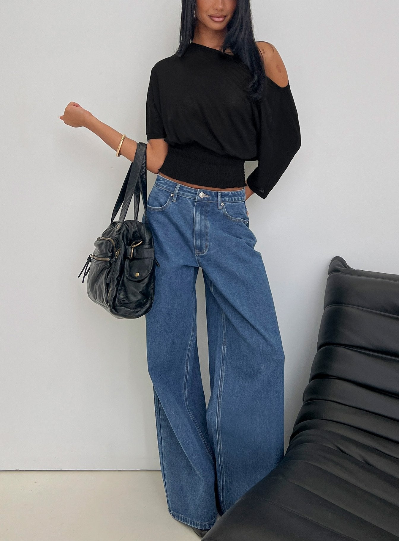 Women's Naylor Mid Rise Wide Leg Jeans Mid Blue Wash | Denim jeans with a mid-rise fit & wide-leg cut 0