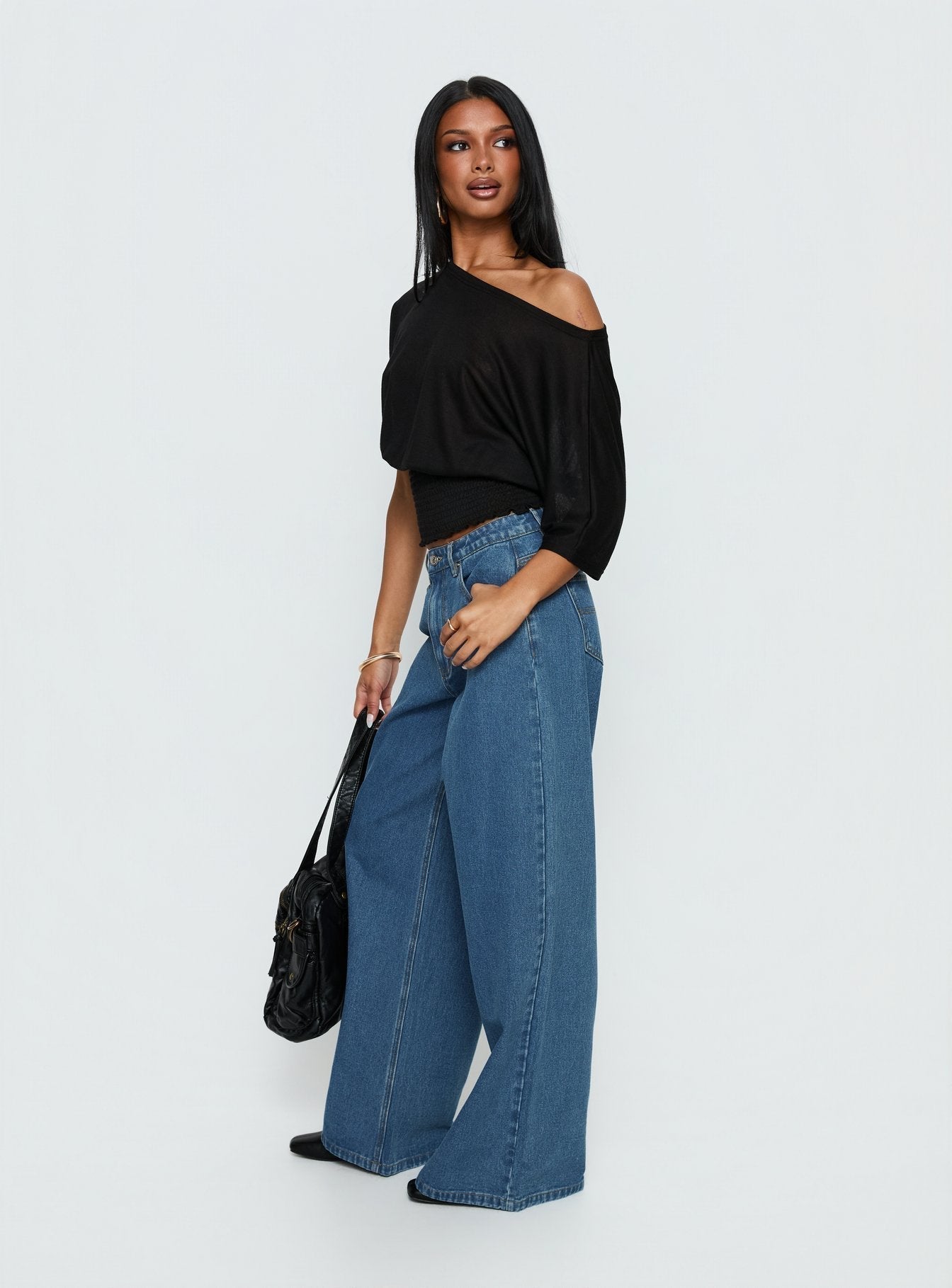 Women's Naylor Mid Rise Wide Leg Jeans Mid Blue Wash | Denim jeans with a mid-rise fit & wide-leg cut 3