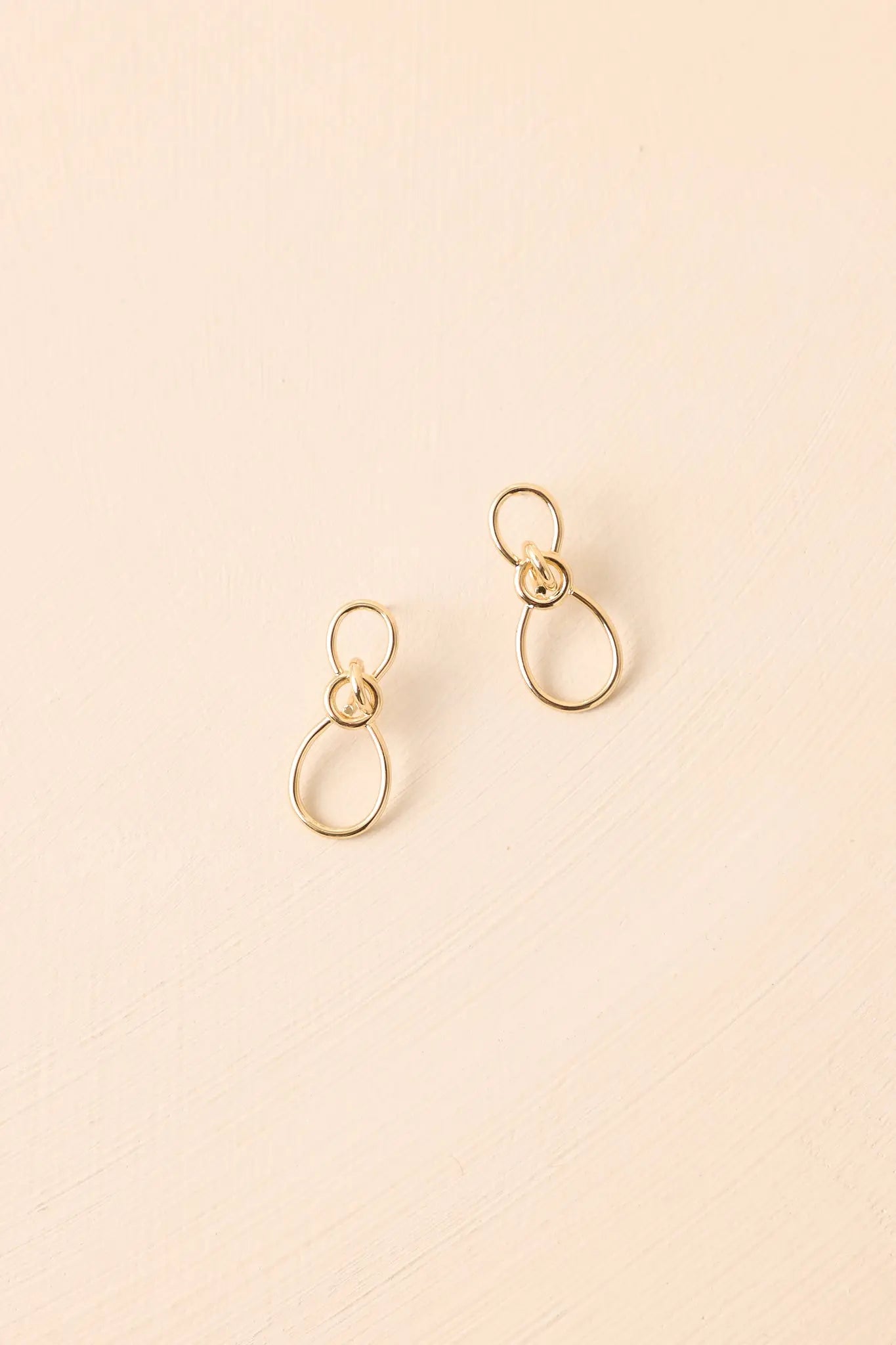 Women's Never Hold Back Interlocking Gold Link Drop Earrings | These Earrings Measure 1.5" in Length 3