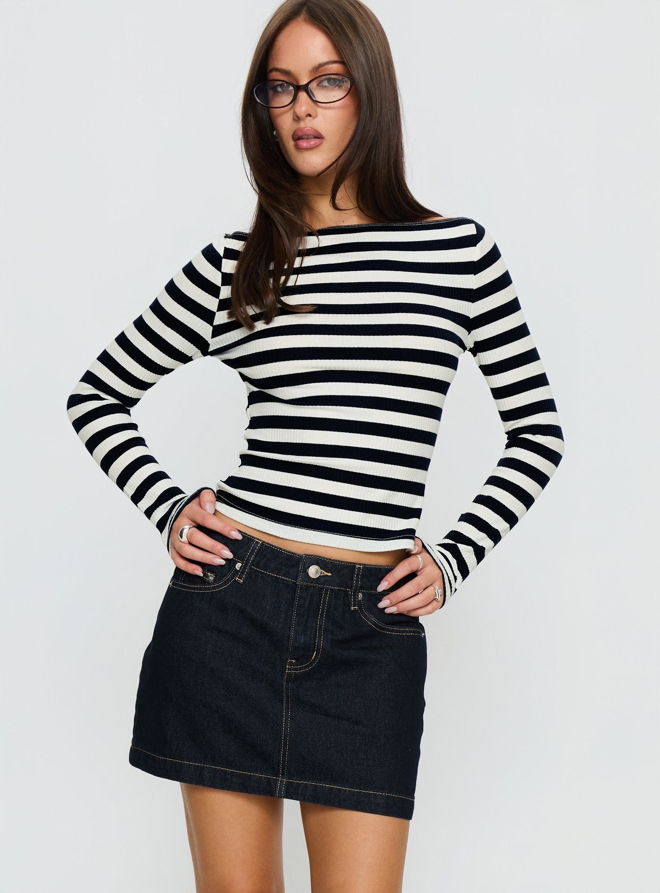 Women's Nickei Denim Mini Skirt Raw Dark Wash | Denim mini skirt with a mid-rise fit 1