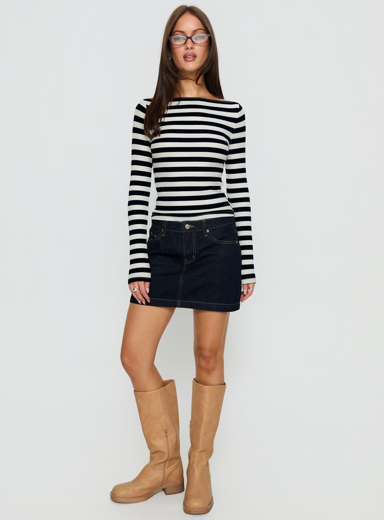 Women's Nickei Denim Mini Skirt Raw Dark Wash | Denim mini skirt with a mid-rise fit 2