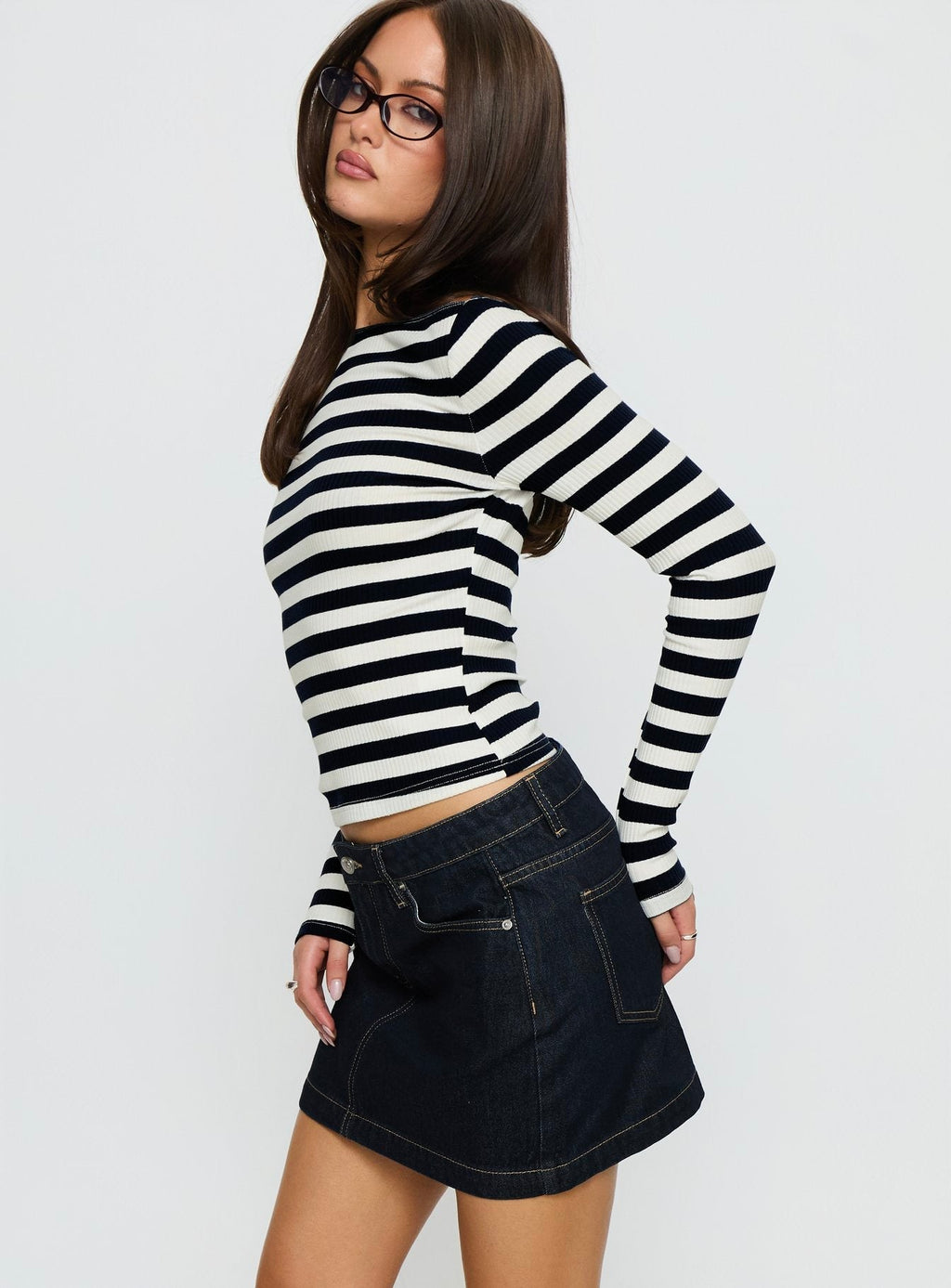 Women's Nickei Denim Mini Skirt Raw Dark Wash | Denim mini skirt with a mid-rise fit 3