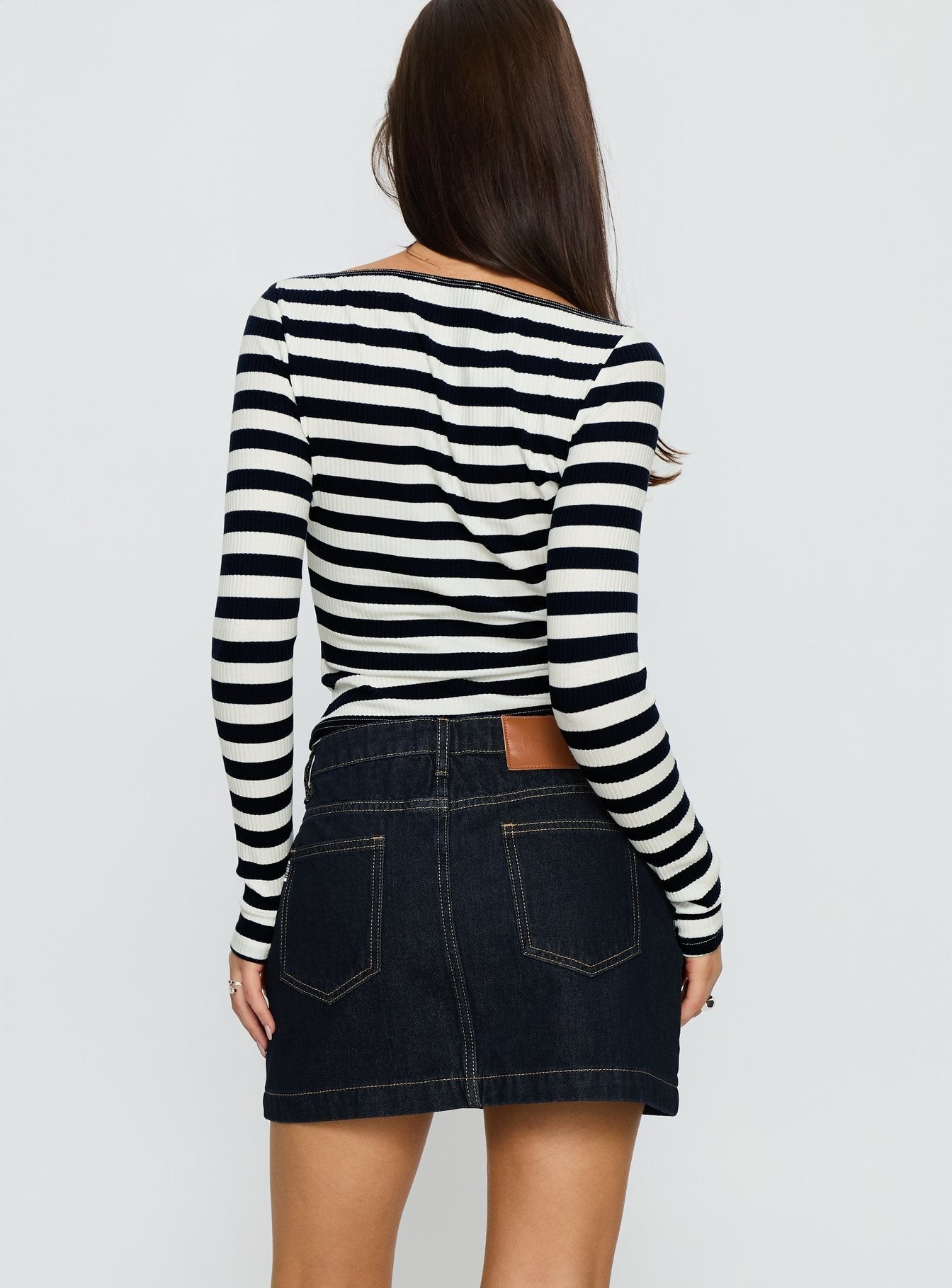 Women's Nickei Denim Mini Skirt Raw Dark Wash | Denim mini skirt with a mid-rise fit 4