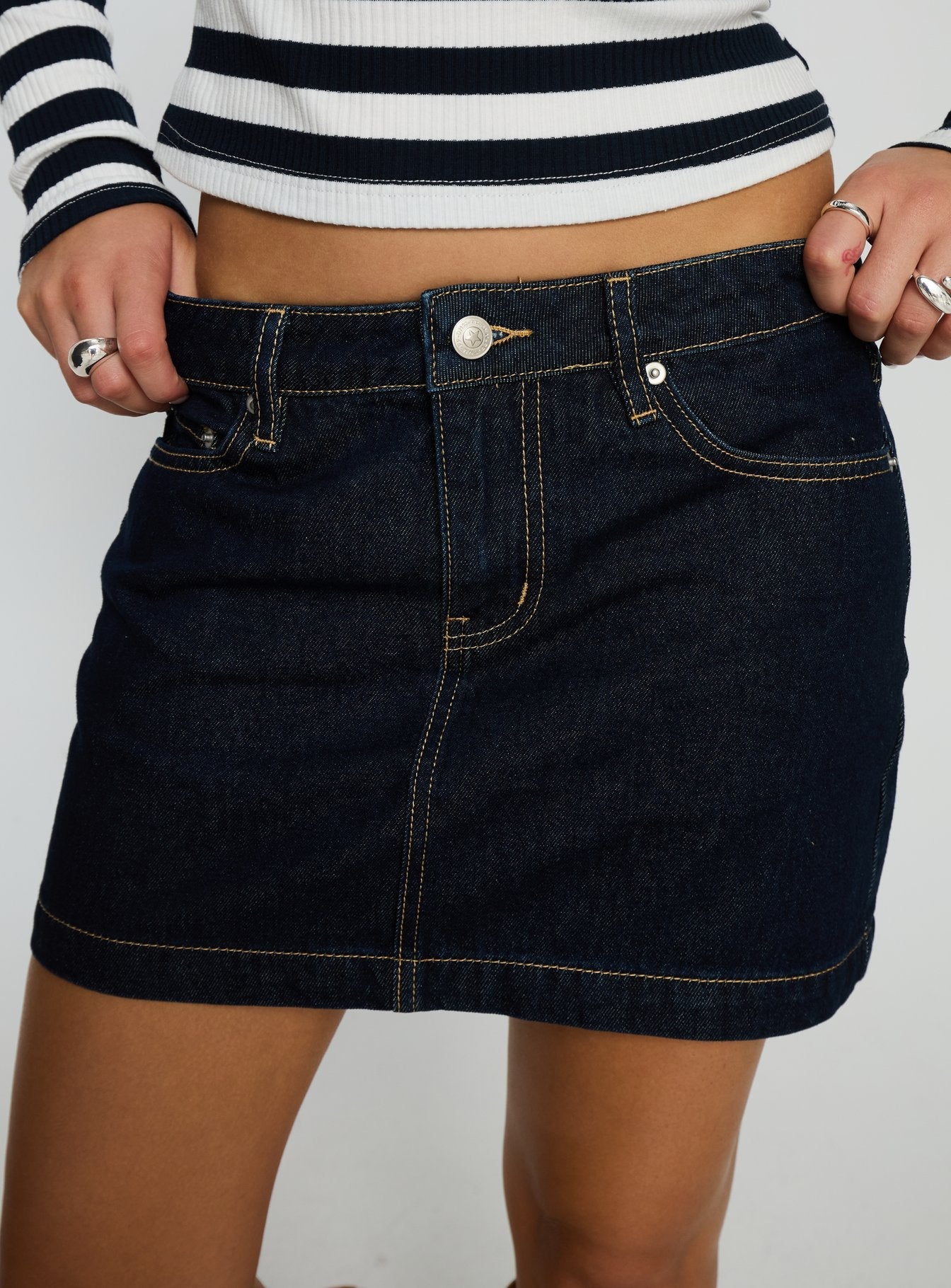 Women's Nickei Denim Mini Skirt Raw Dark Wash | Denim mini skirt with a mid-rise fit 5