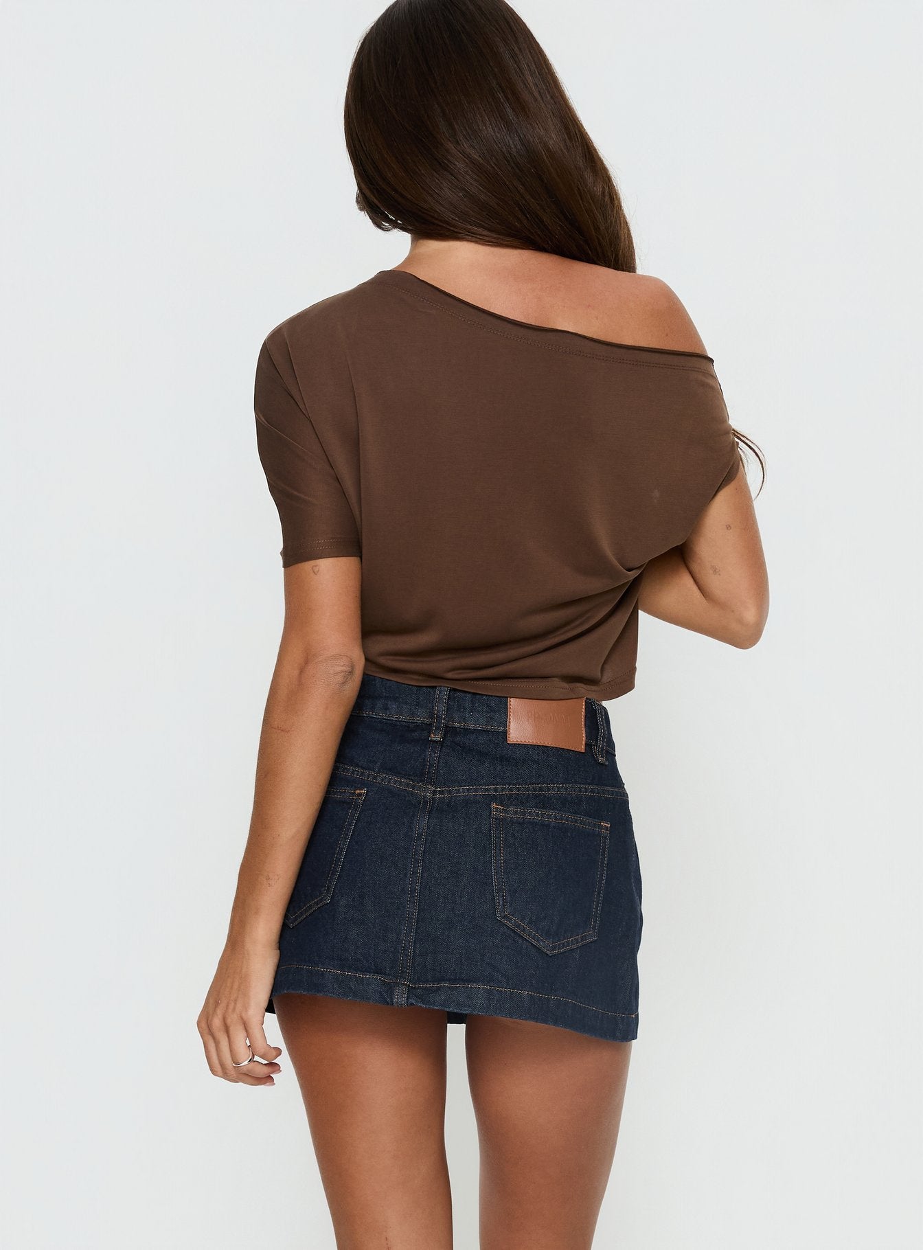 Women's Nicolina Low Rise Denim Mini Skirt Raw Denim | Raw denim mini skirt with a low-rise fit 3