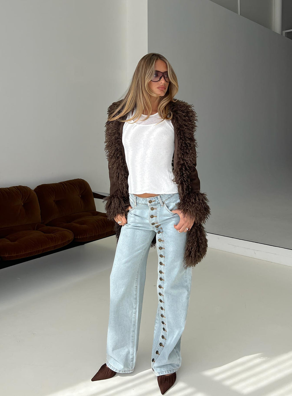 Women's Penny Mid Rise Straight Leg Jeans Light Denim | Denim jeans with a straight-leg cut & mid-rise fit 0