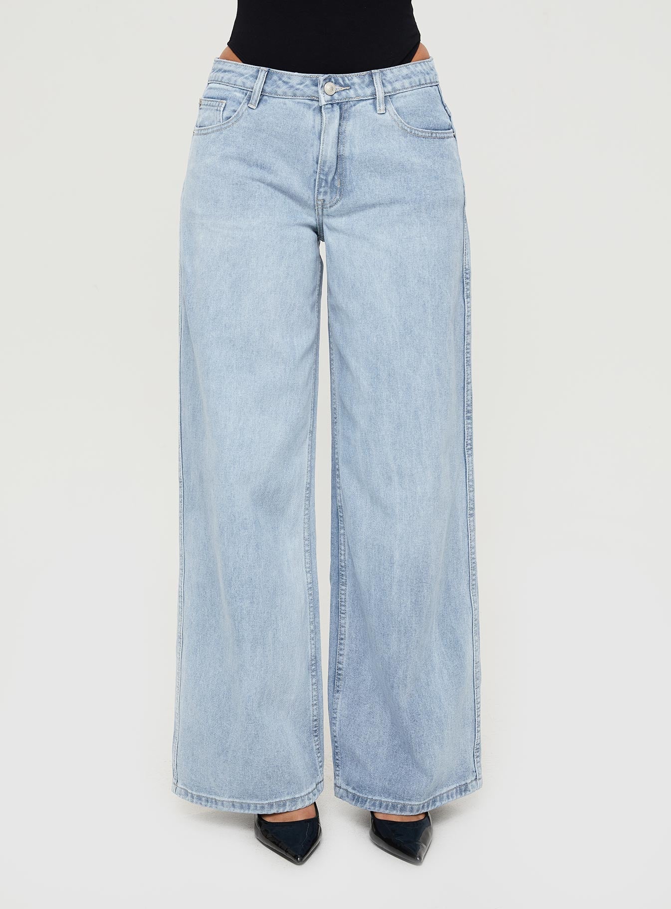 Women's Ramos Low Rise Denim Jeans Light Wash | Low-rise wide leg denim jeans 1