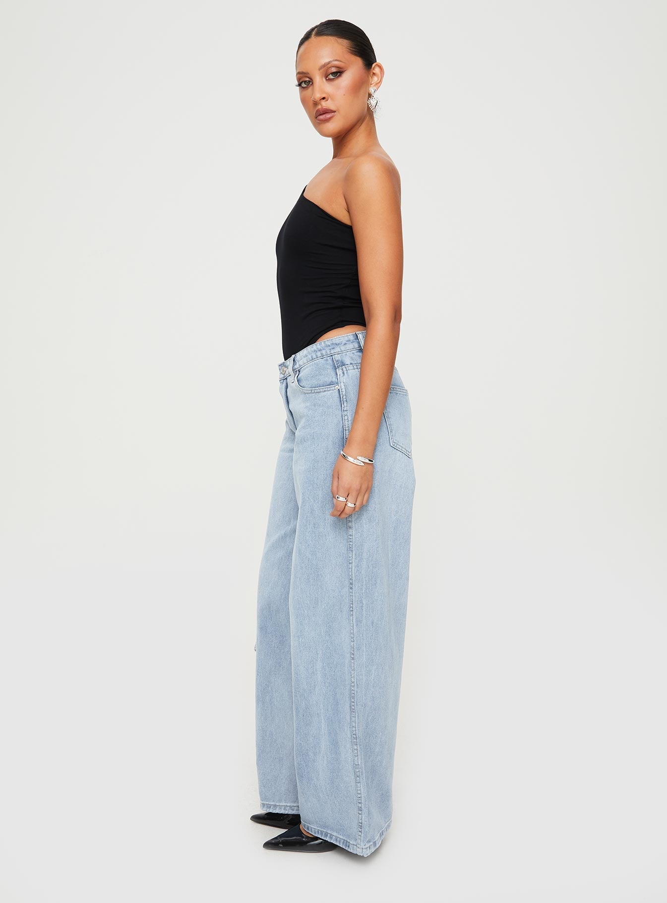 Women's Ramos Low Rise Denim Jeans Light Wash | Low-rise wide leg denim jeans 3