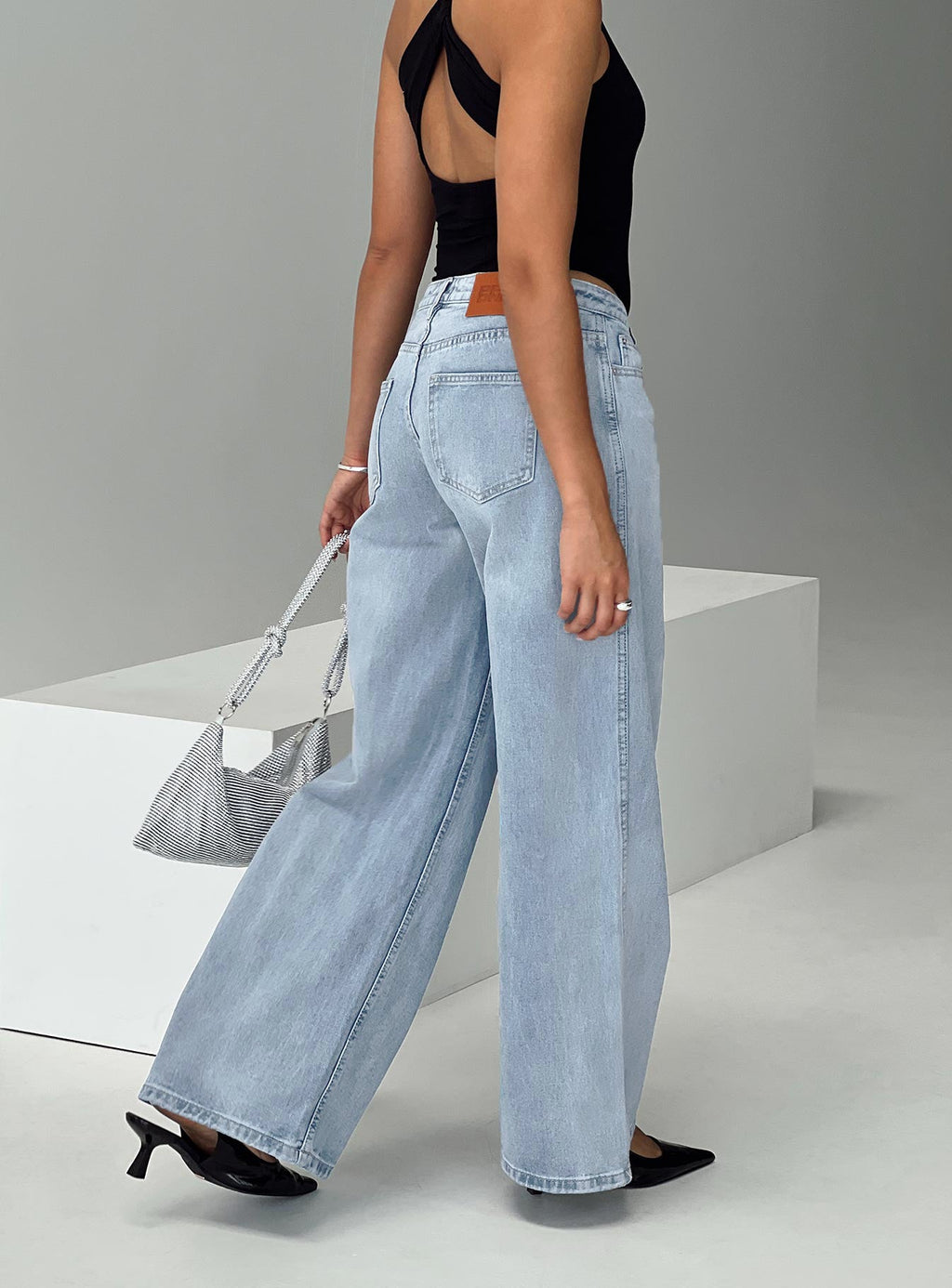 Women's Ramos Low Rise Denim Jeans Light Wash | Low-rise wide leg denim jeans 7