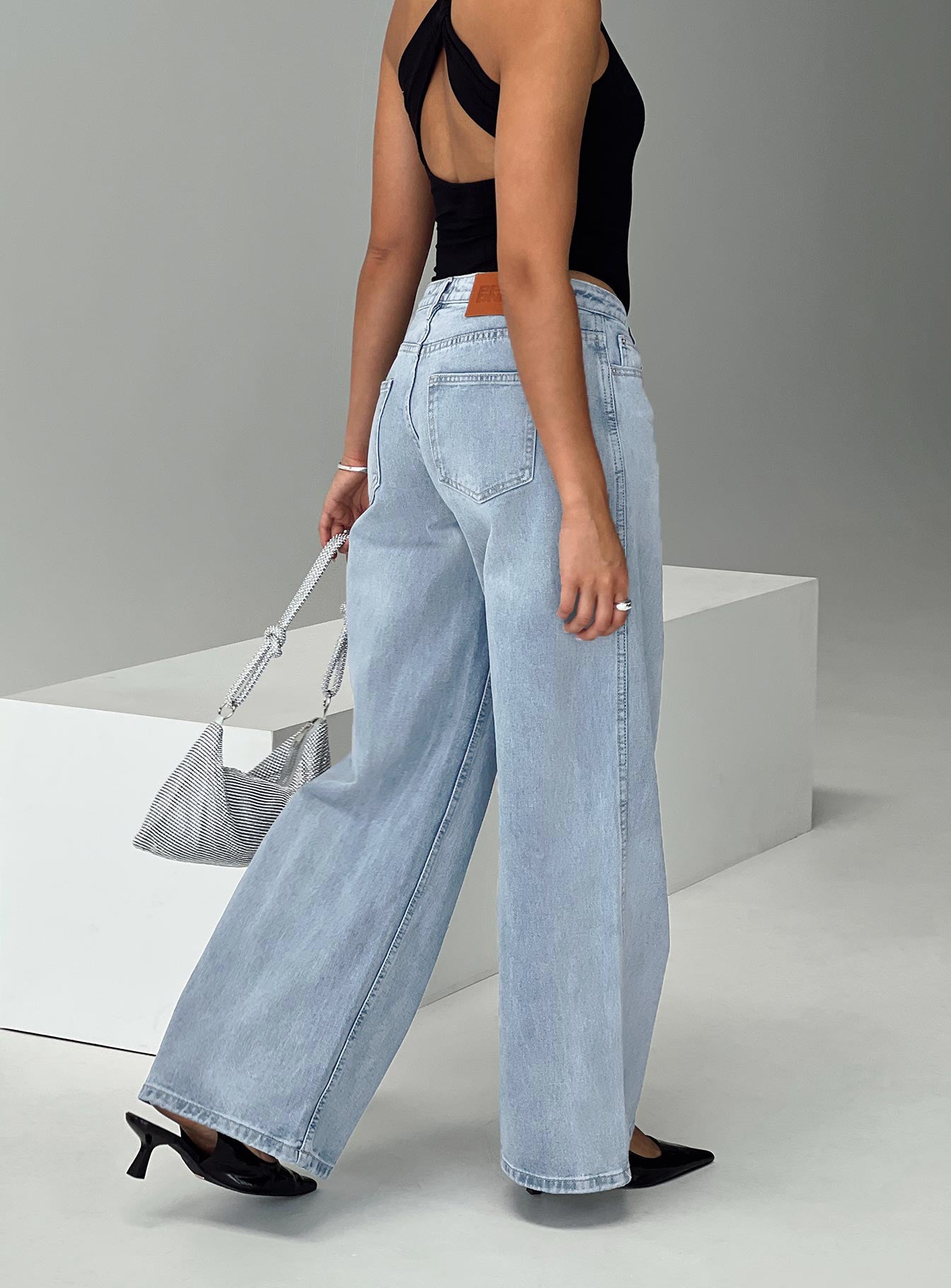 Women's Ramos Low Rise Denim Jeans Light Wash | Low-rise wide leg denim jeans 7
