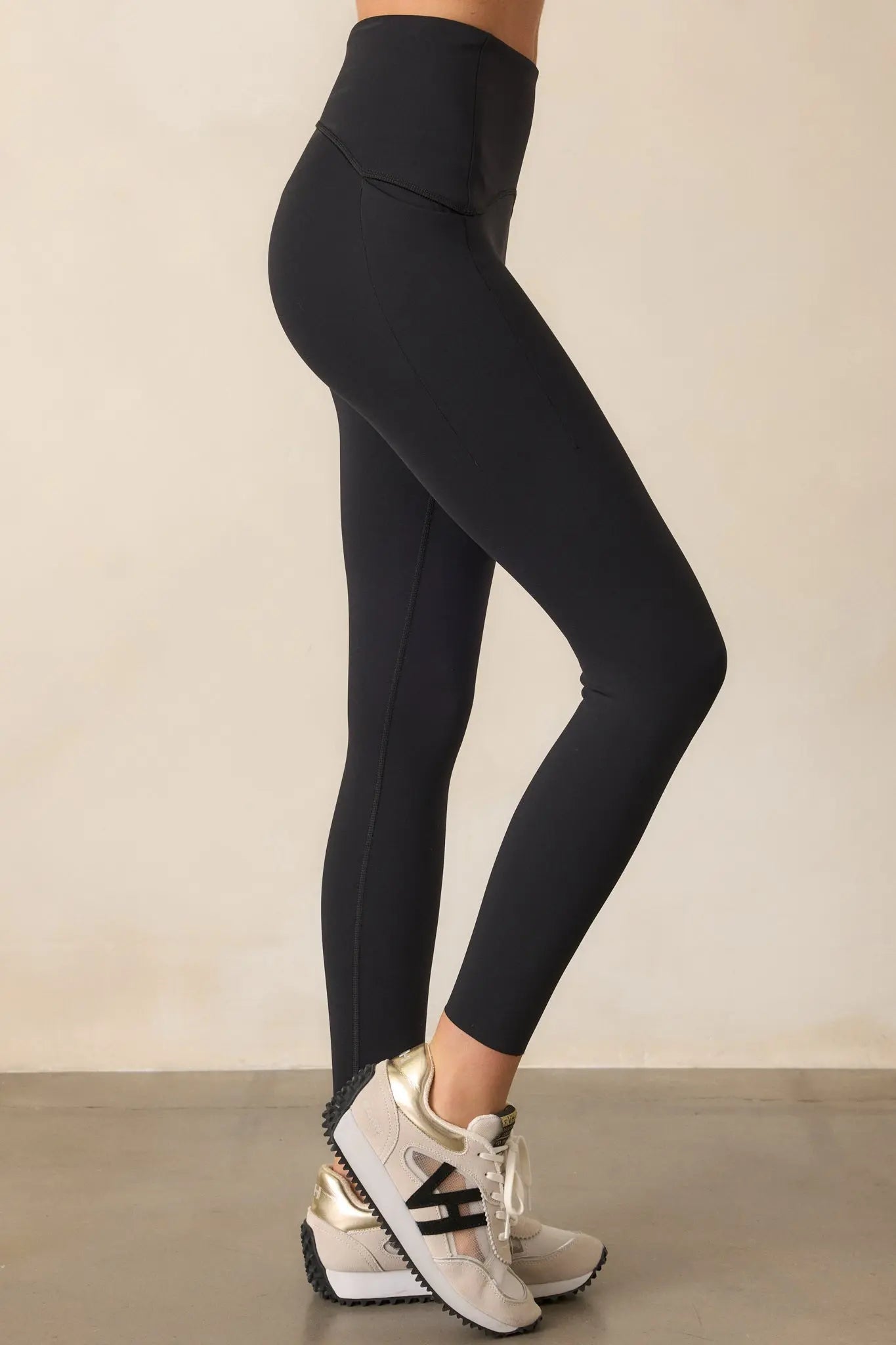 Women's SPANX Booty Boost® Perfect Pocket Active Very Black Leggings | Body: 64% Nylon 0