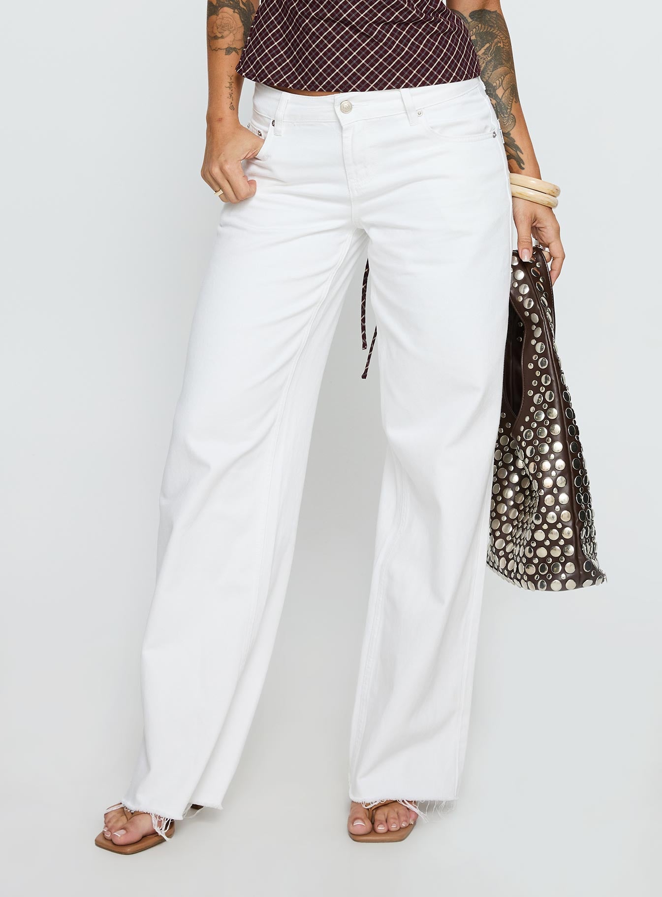 Women's Sabryna Low Rise Straight Leg Jeans White | Denim jeans with a low-rise fit & a wide-leg cut 1