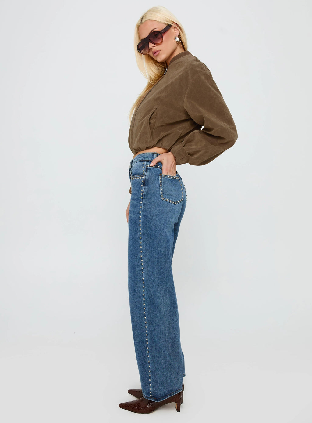 Women's Saving Up Mid Rise Straight Leg Studded Jeans Mid Blue | Stud detail mid-rise denim jeans 3