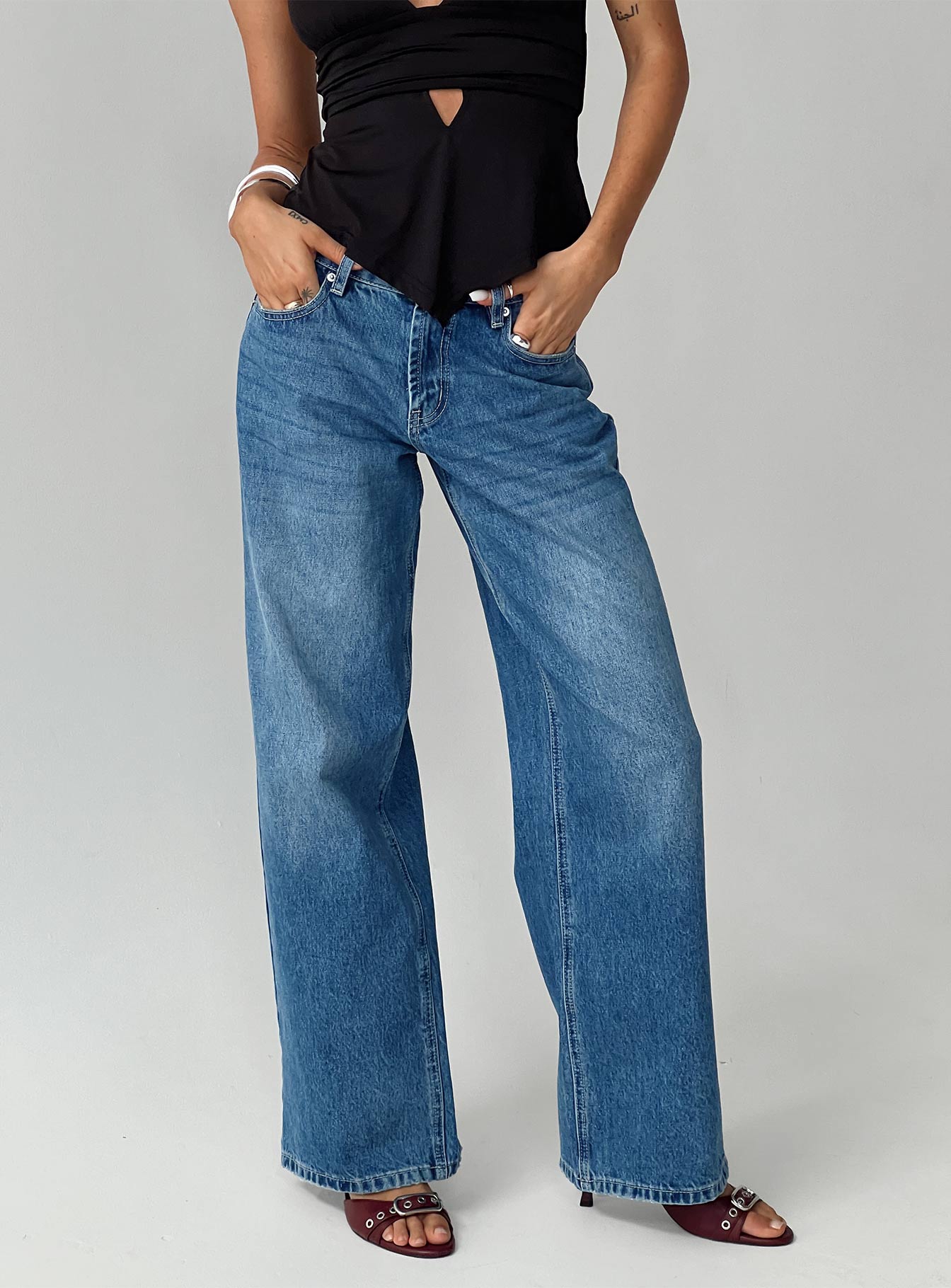 Women's Serenitia Mid Rise Relaxed Jeans Mid Blue Wash Petite | Princess Polly Petite 7