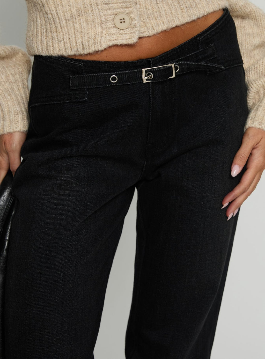 Women's Slow Ride Mid Rise Bootleg Belted Jeans Washed Black | Denim jeans with a mid-rise fit & bootleg cut 5