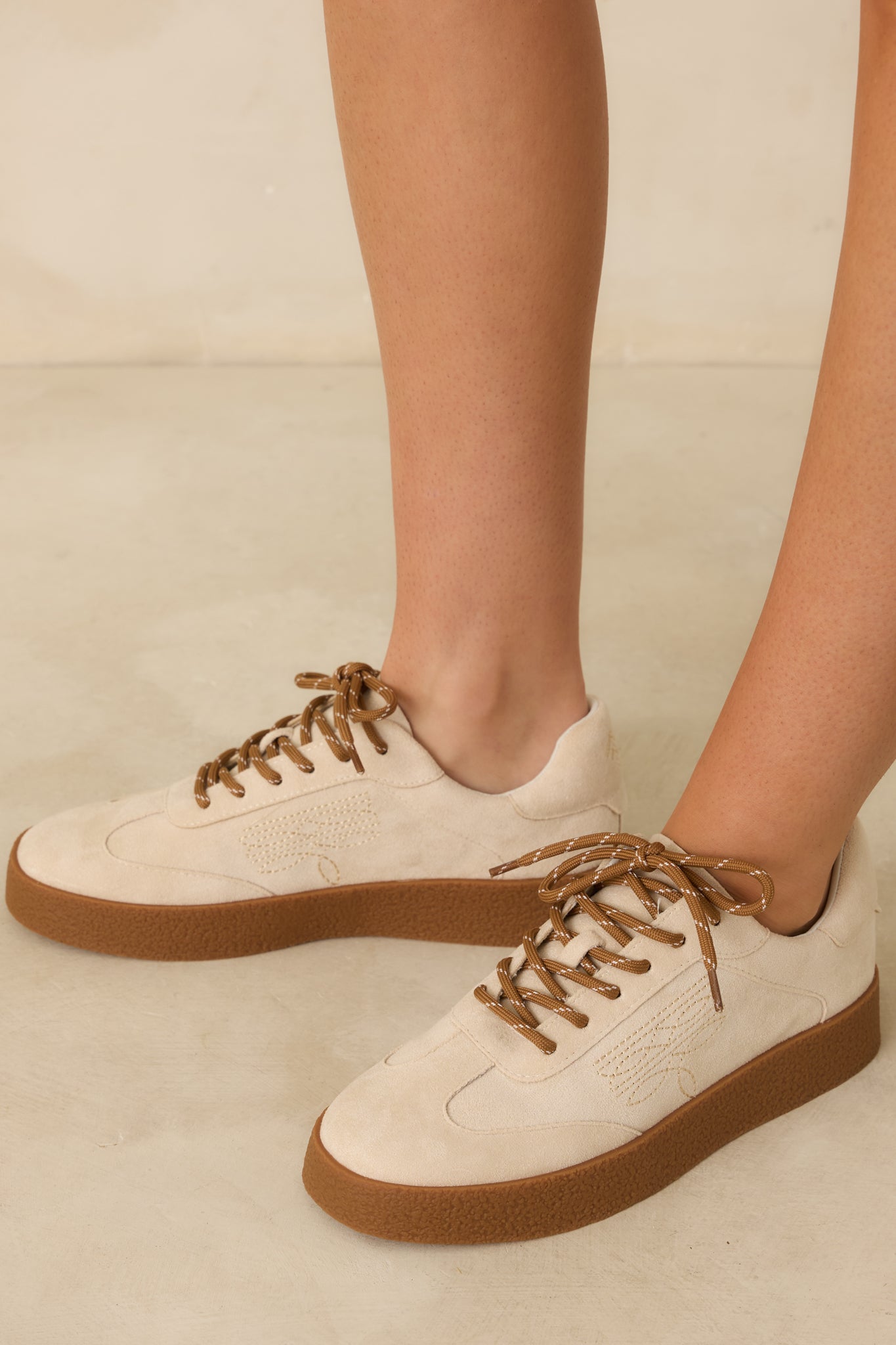 Women's Stand Your Ground Natural Faux Suede Decorative Stitching Lace Up Sneakers | Sole measures 1.25" 1