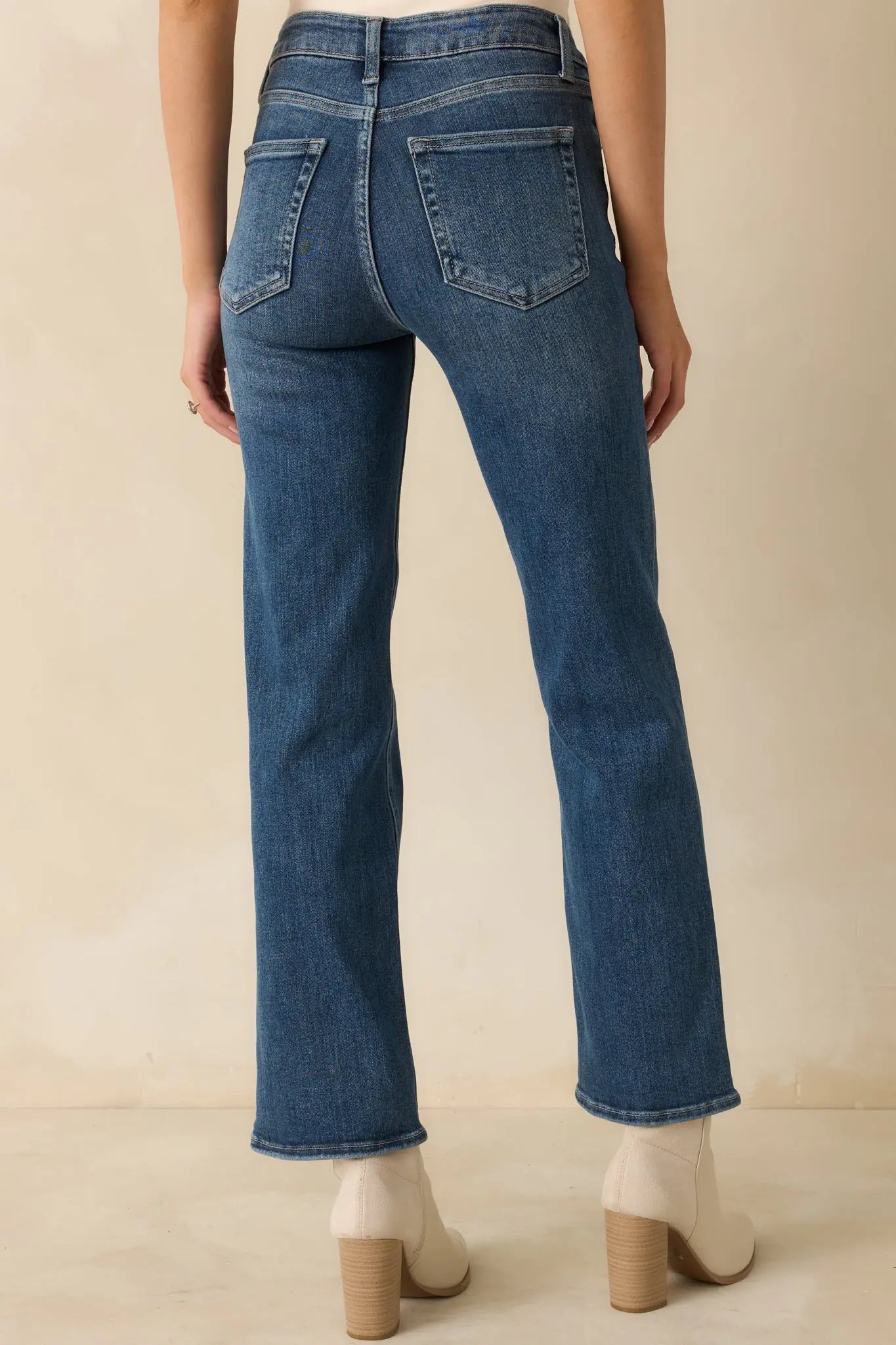 Women's The Daily Edit Medium Wash Straight Leg Jeans | 92% Cotton 3