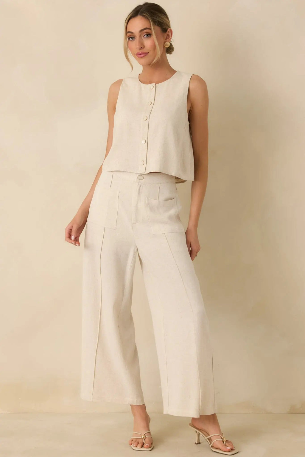 Women's The Right Balance Natural Linen-Blend Sleeveless Button Up Top | 70% Viscose & 30% Linen 5