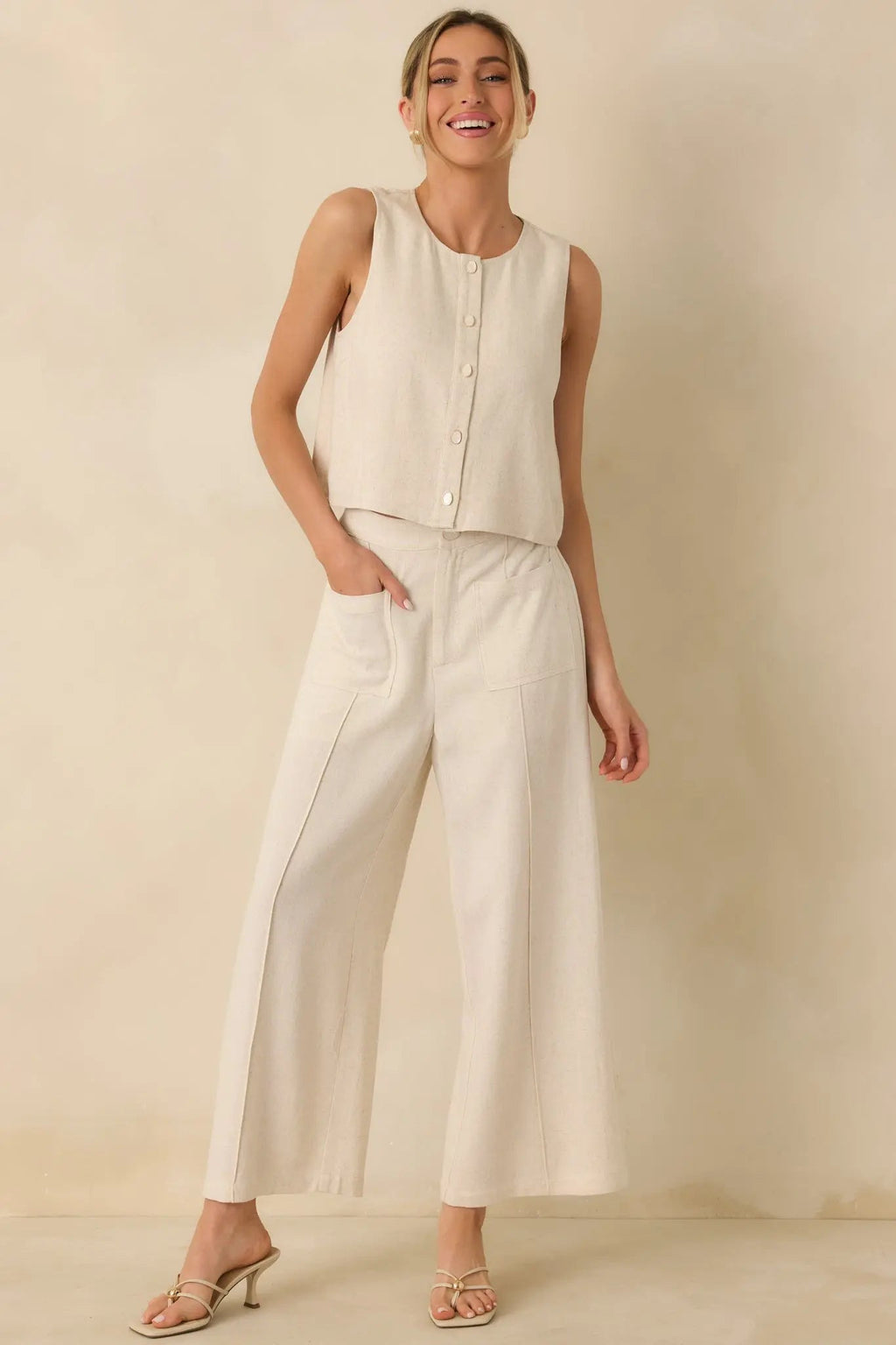 Women's The Right Balance Natural Linen-Blend Sleeveless Button Up Top | 70% Viscose & 30% Linen 6