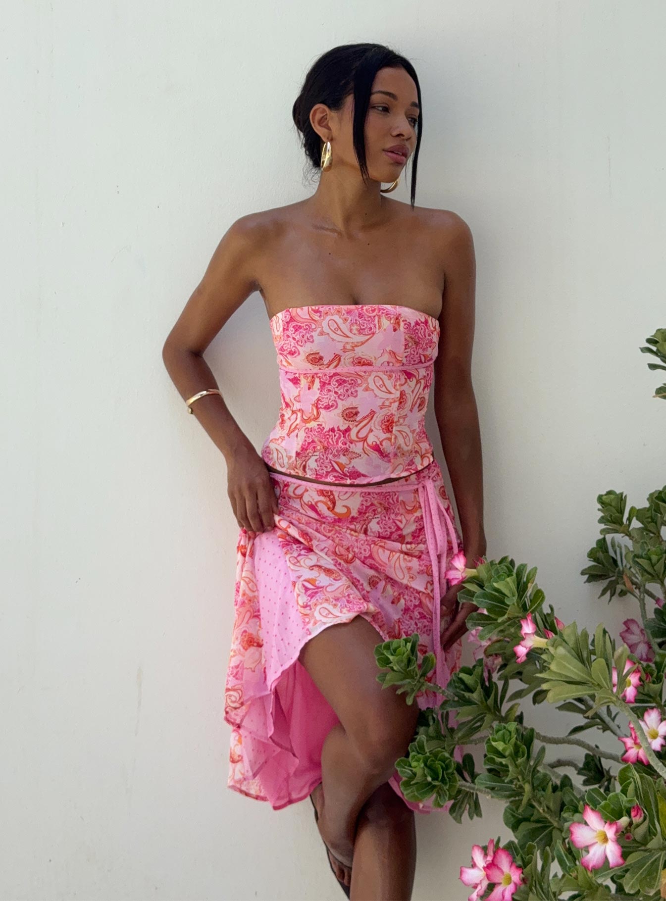 Women's Tipsy Midi Skirt Pink Paisley | Belted paisley midi skirt 1