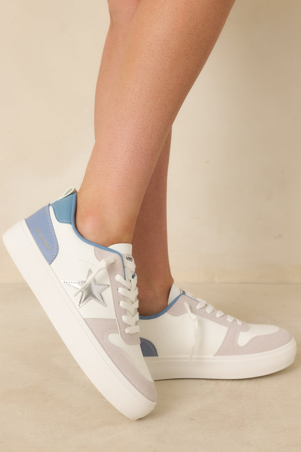 Women's Vintage Havana Aura 16 Blue Multi Star Sneakers | Sole measures 1.25" 0