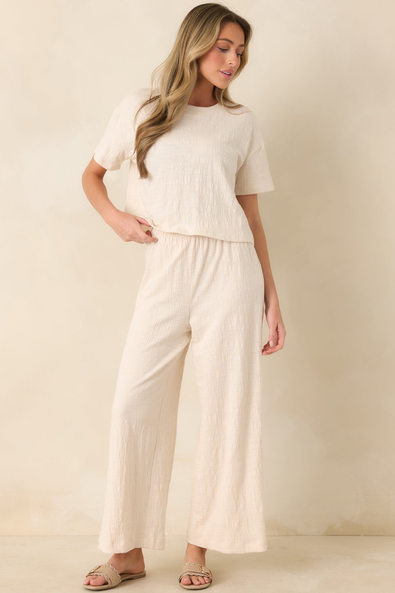 Women's Z Supply Ivory Sway Textured Cropped Tee | 60% Cotton 7